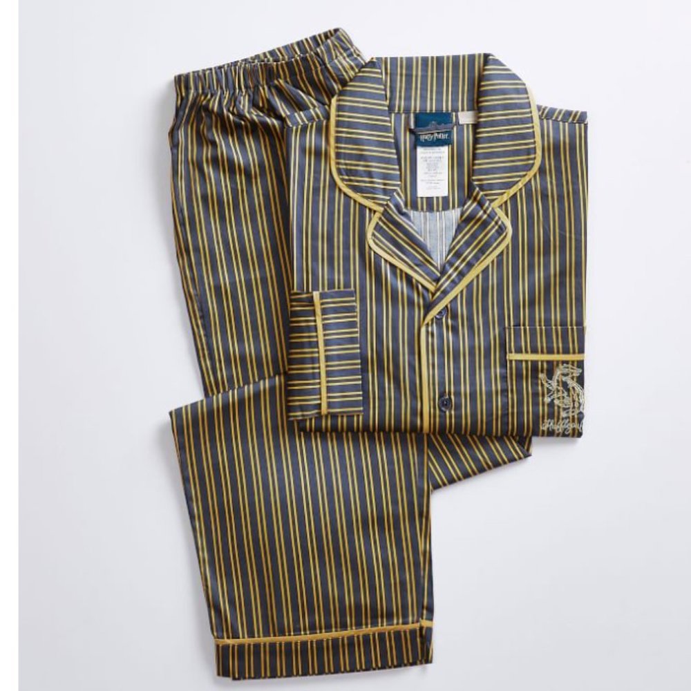 Harry Potter™ Hufflepuff™ House Pajama Set (Adult Small)